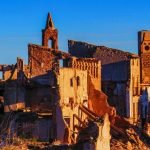 El pueblo de Belchite quedó destruido y abandonado después de la Guerra Civil (1936-1939). Ahora se ha encontrado una fosa común con los cuerpos de 150 personas. (Phil Fiddyment / Flickr)