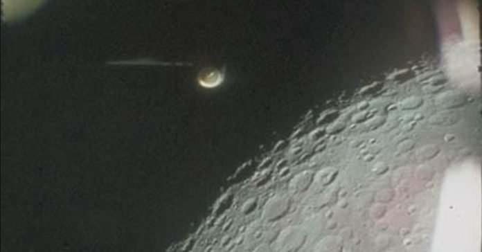 Expertos de la NASA están investigando los ovnis. Imagen captada por el Apolo 16 que muestra un objeto no identificado (NASA)