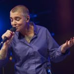 Actuación de Sinéad O'Connor en el 50 aniversario del Festival Folk de Cambridge (Bryan Ledgard / Wikimedia Commons)