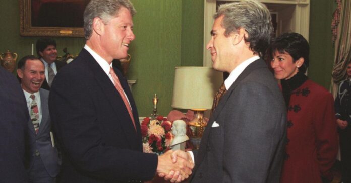 Epstein saluda al presidente Bill Clinton en la Casa Blanca, en septiembre de 1993 (White House/Wikicommons)