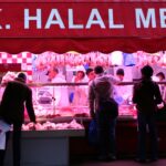 Carnicería Halal, donde se puede comprar carne según las normas islámicas (Christopher Paquette/Flickr)