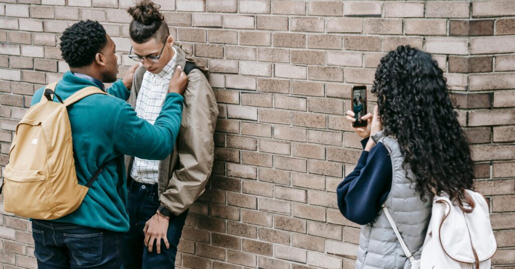 Cada 2 de mayo se celebra el Día Internacional contra el Acoso Escolar (pexels-keira burton)