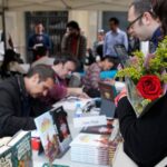 Por Sant Jordi en Cataluña se regalan libros y rosas (Ayuntamiento de Barcelona)
