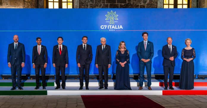 Foto de familia del G7 en Brindisi (MDG)