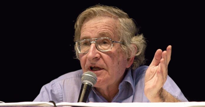 Noam Chomsky en una imagen de archivo (Marcello Casal Jr. Wikicommons)