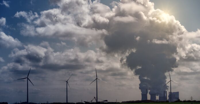 Un nuevo informe alerta de que la contaminación alcanza un nuevo máximo histórico (Freepik)