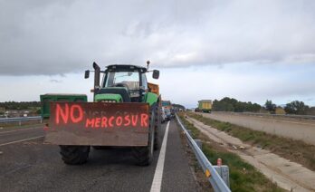 Agricultores protestando contra el Mercosur (Quim Gil / Wikimedia Commons)