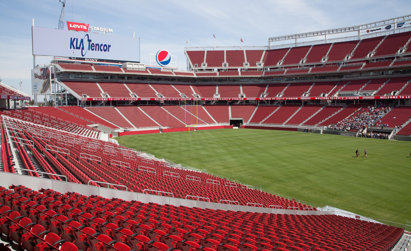 El Levi's Stadium de Santa Clara, California, tiene una capacidad para más de 68.000 espectadores y será uno de los estadios del Mundial. (Matthew Roth / Wikimedia Commons)